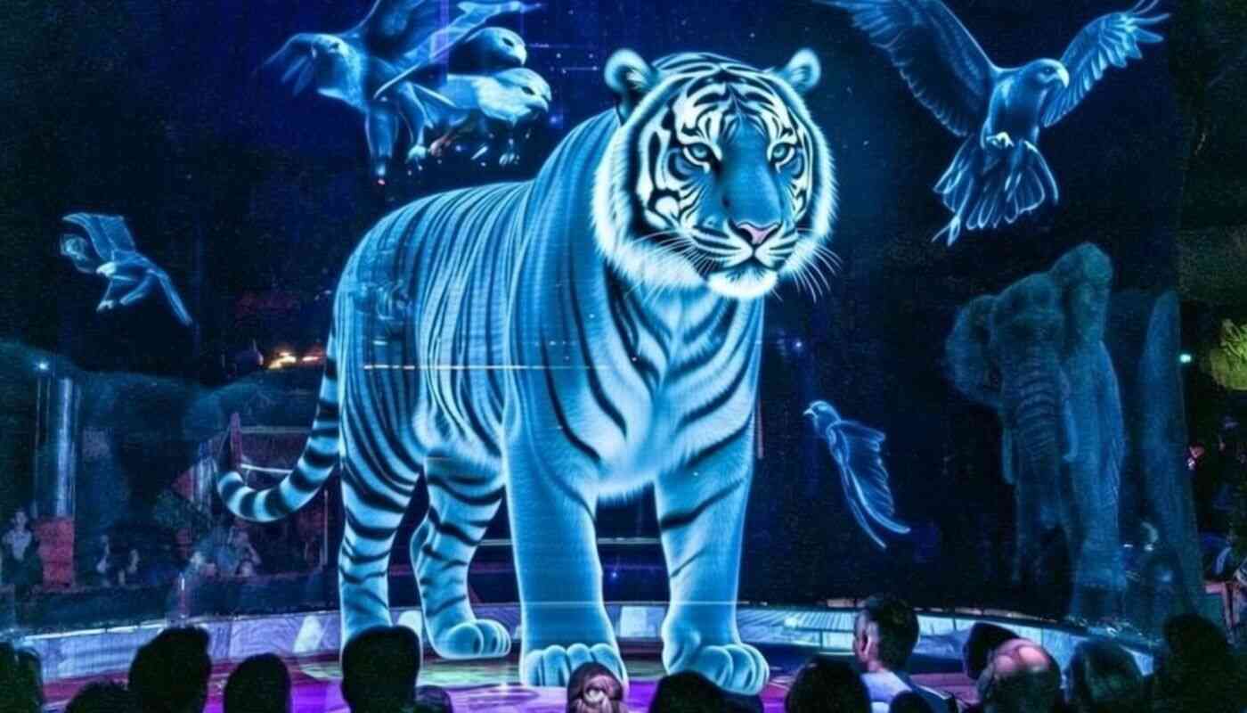 Transform Events with a 3D Hologram Stage for 360° Performances