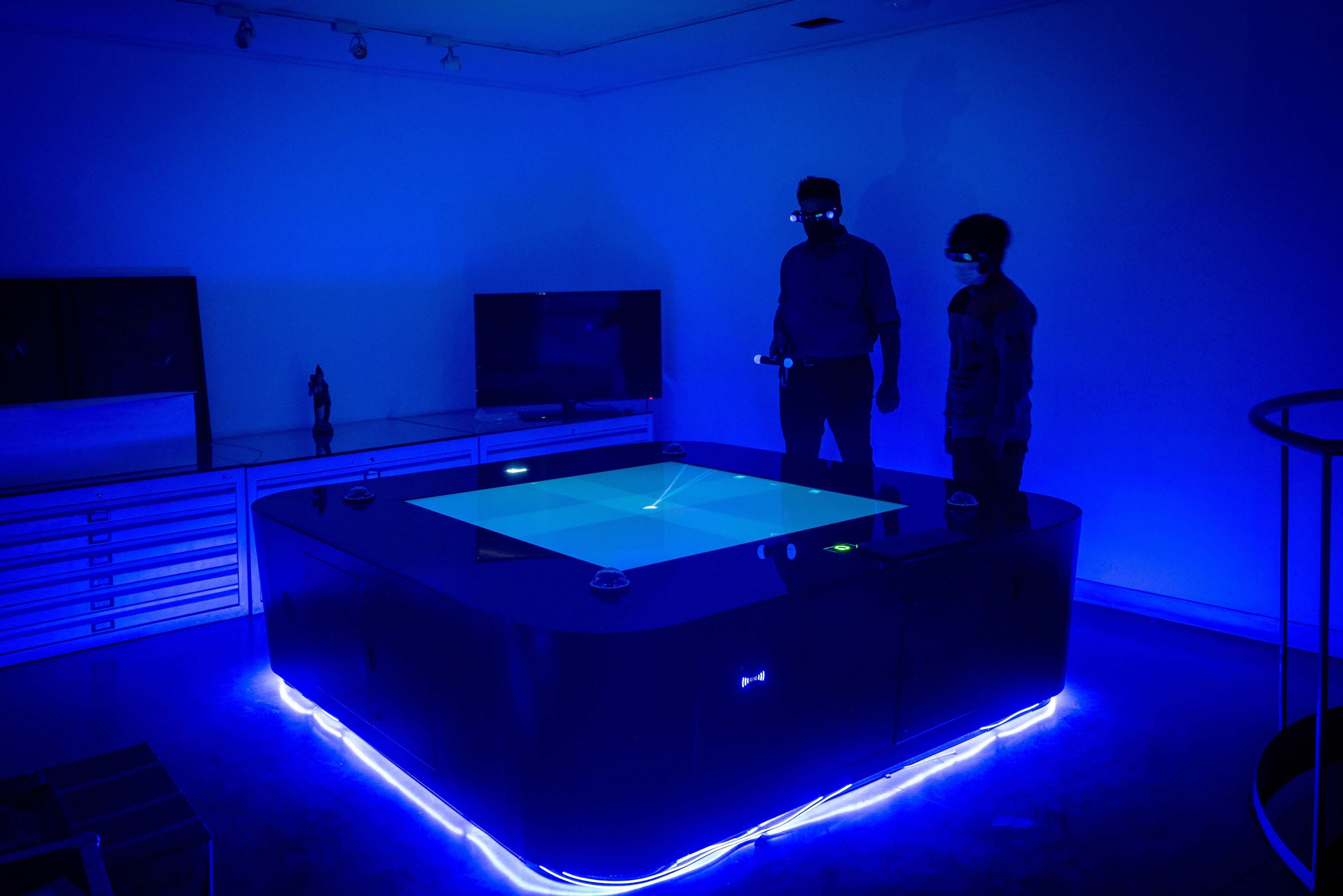 3D Hologram Table